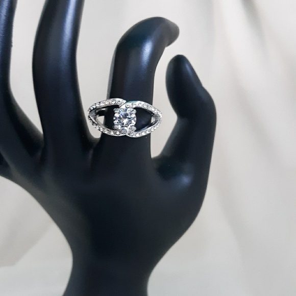 Cocktail Ring - Picture 1 of 7